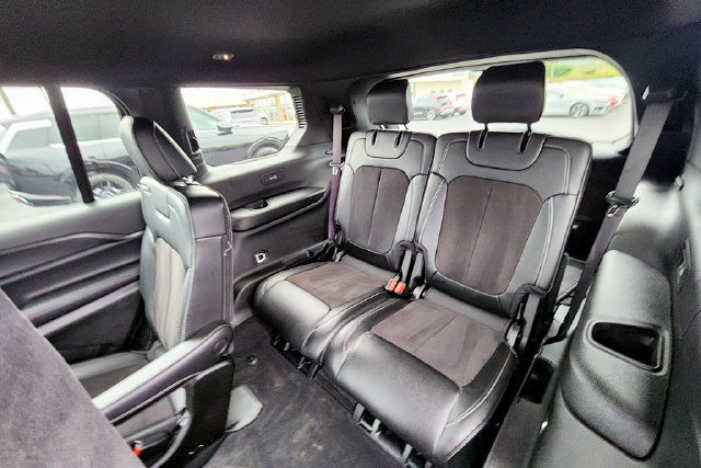 Used 2025 Jeep Grand Cherokee L Altitude AWD/4WD image 25