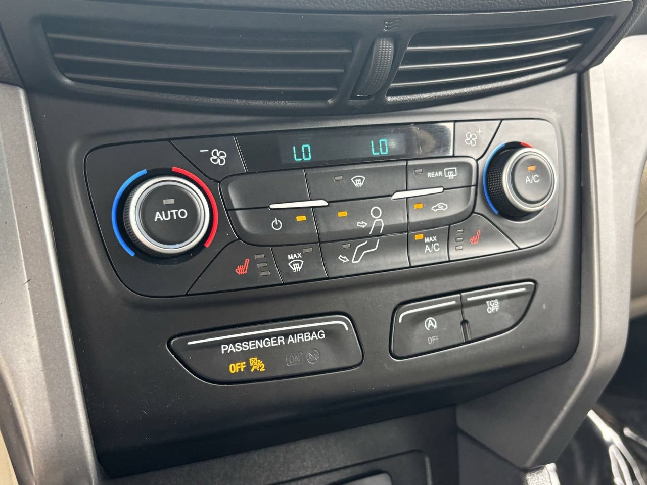 Used 2018 Ford Escape SE FWD image 25