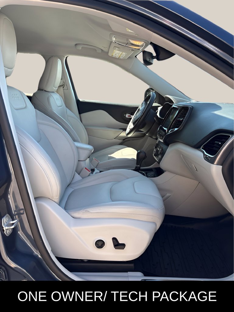 Used 2019 Jeep Cherokee Limited w/ Technology Group FWD image 20