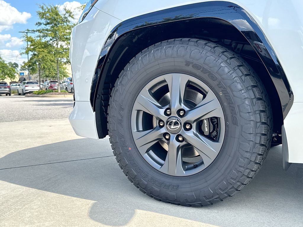 New 2025 Lexus LX 700h Overtrail image 12