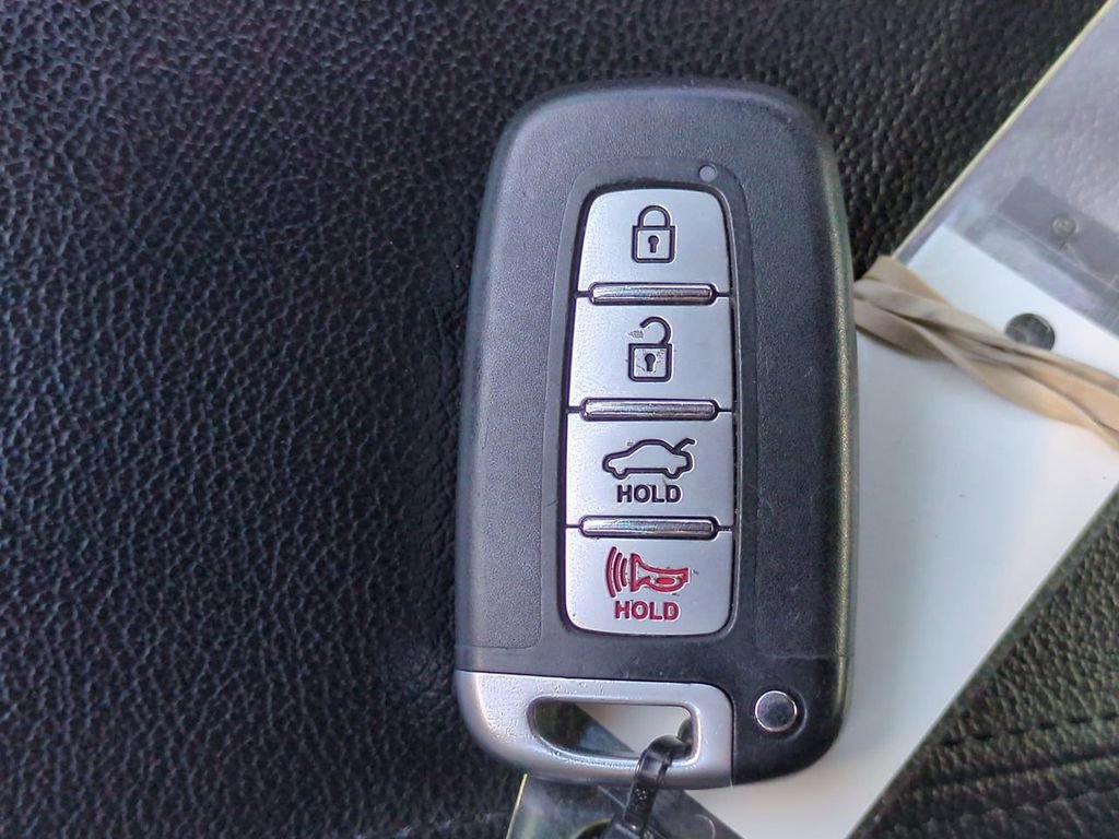 Used 2013 Hyundai Sonata Limited w/ Premium Pkg image 31