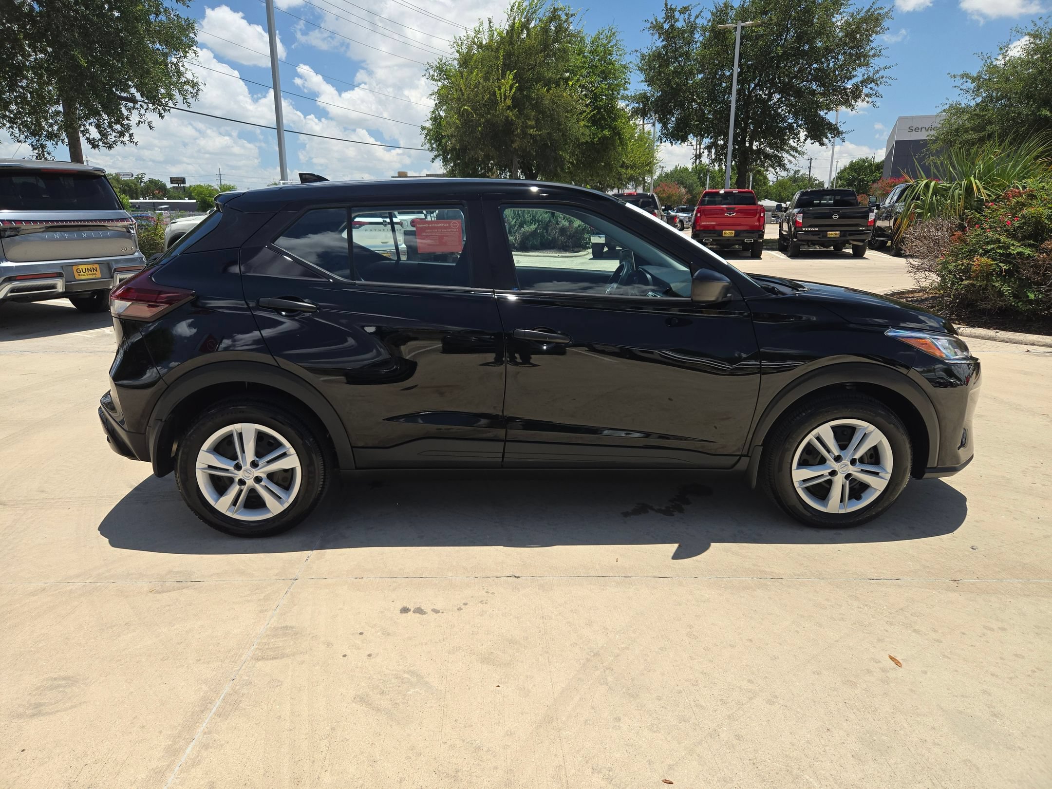 Used 2025 Nissan Kicks Play S FWD image 2
