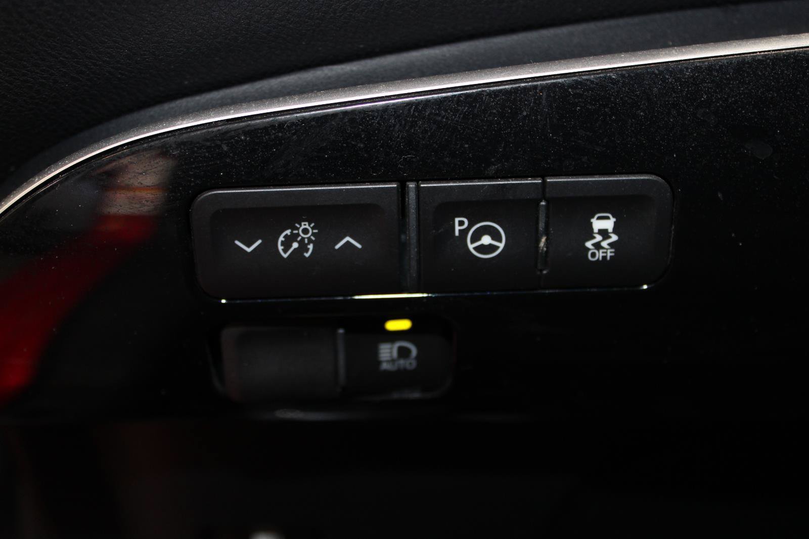 Used 2018 Toyota Prius Two w/ Prius Two Safety Plus Package FWD image 18