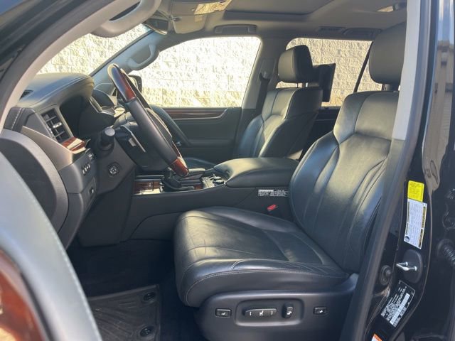 Used 2016 Lexus LX 570 4WD w/ Luxury Package image 9