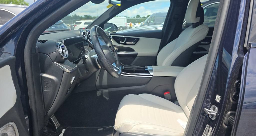 Used 2023 Mercedes-Benz GLC 300 4MATIC w/ AMG Line image 4