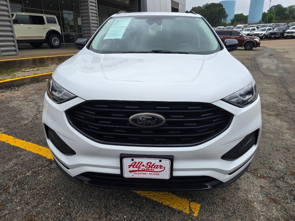 Used 2024 Ford Edge SE w/ Black Appearance Package image 2