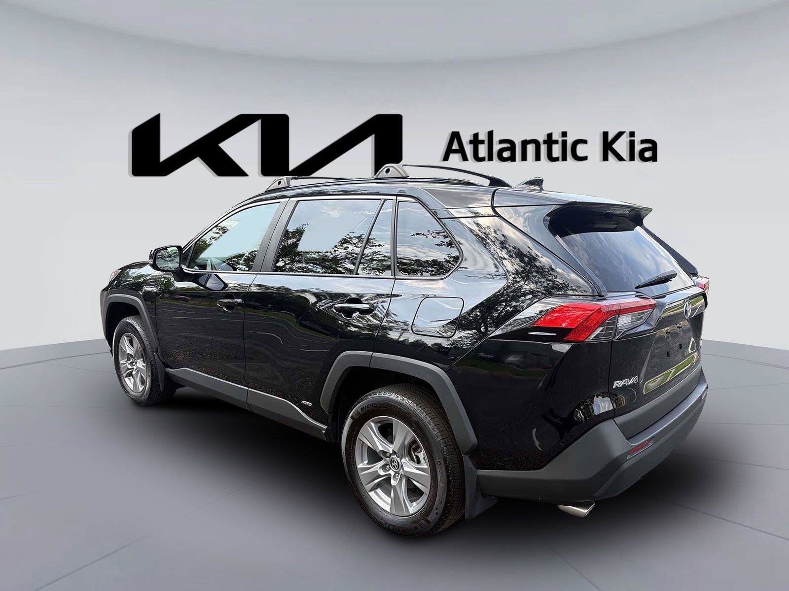 Used 2023 Toyota RAV4 XLE w/ XLE Grade Weather Package AWD/4WD image 10