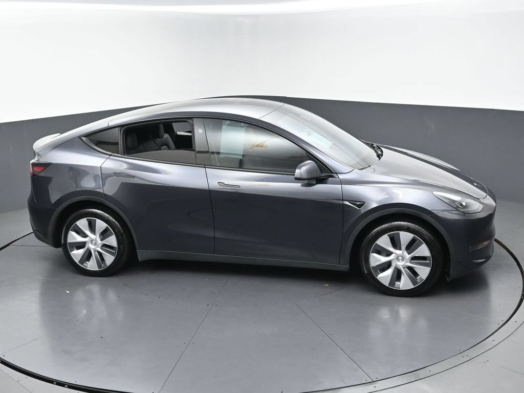 Used 2024 Tesla Model Y Long Range AWD/4WD image 38