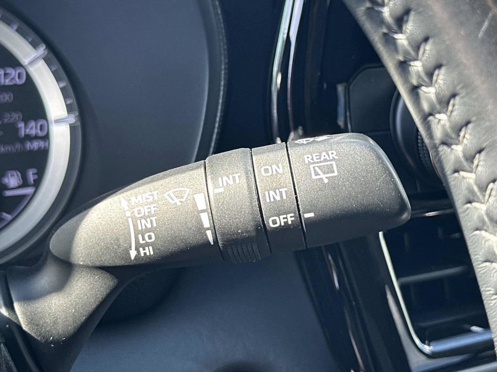 Used 2021 Toyota Highlander LE image 18