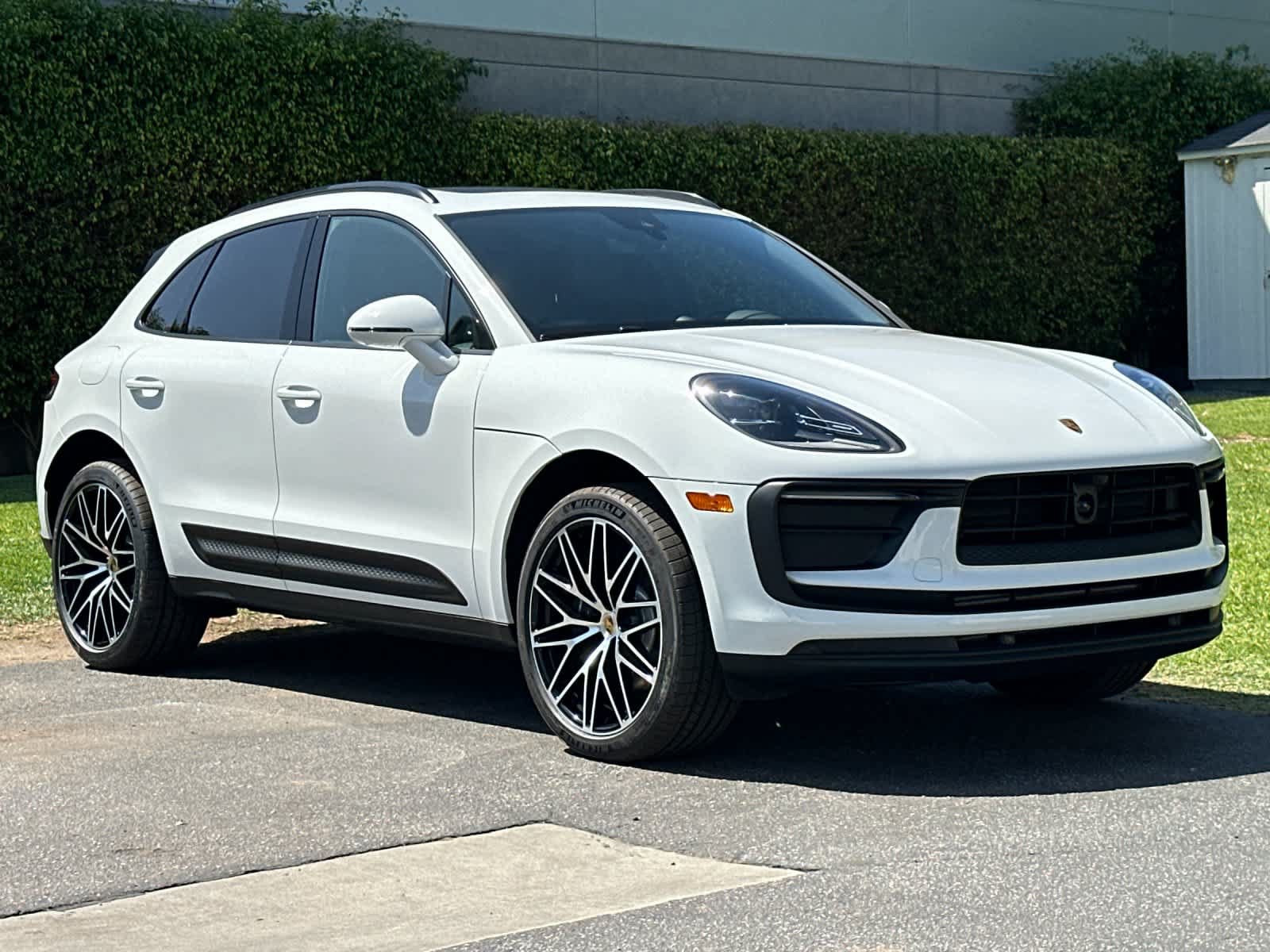 New 2026 Porsche Macan AWD/4WD image 10