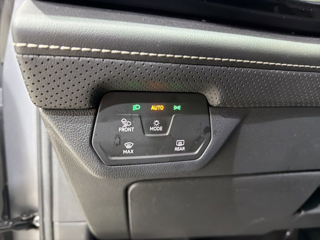 Used 2024 Volkswagen Atlas SE image 12