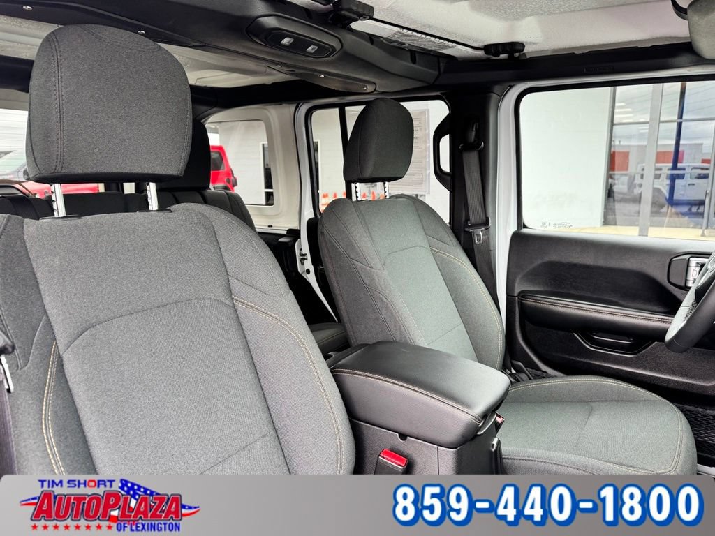 Used 2026 Jeep Wrangler Unlimited Sahara AWD/4WD image 42
