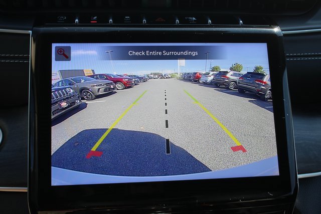 Used 2024 Jeep Grand Cherokee Limited image 5