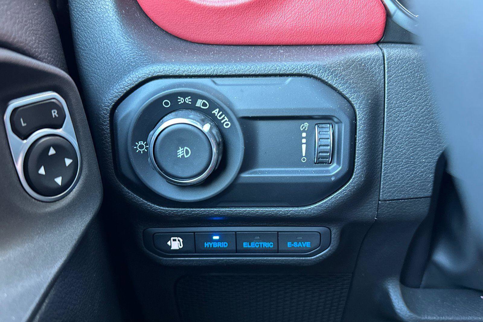 Used 2023 Jeep Wrangler Unlimited Rubicon 4xe image 23