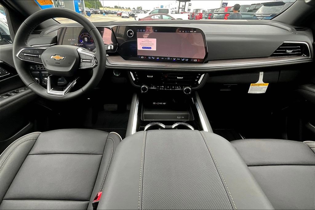 New 2025 Chevrolet Suburban Premier image 5