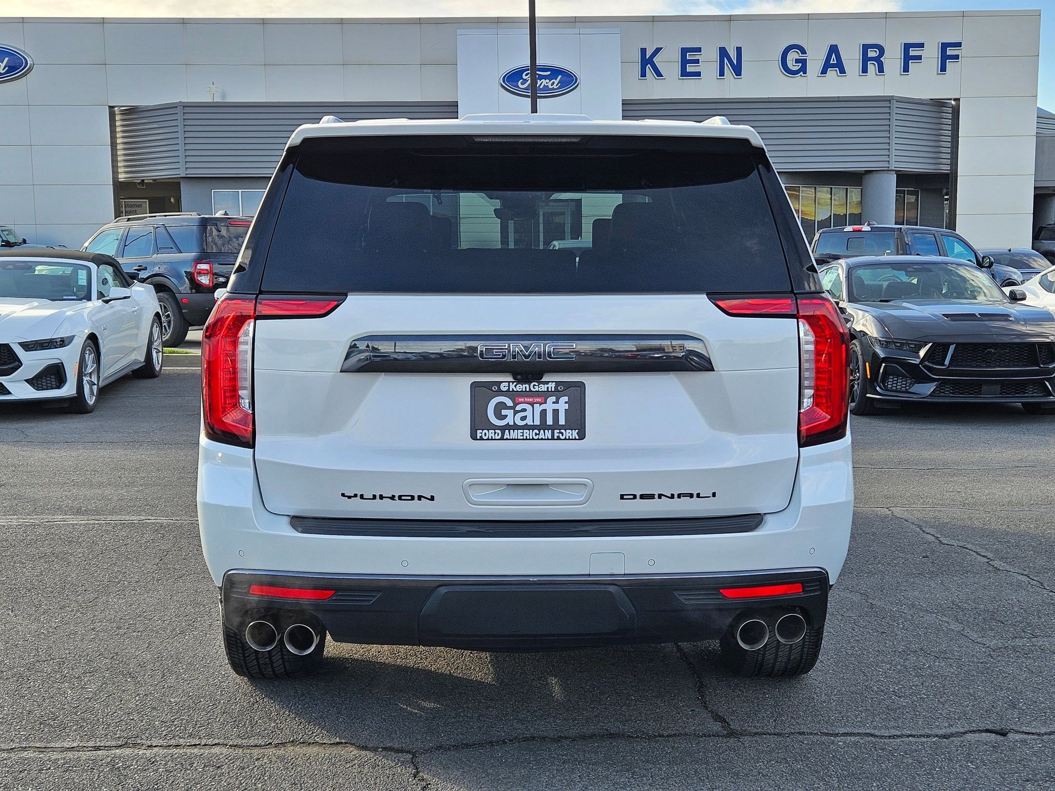 Used 2023 GMC Yukon Denali Ultimate w/ LPO, Floor Liner Package AWD/4WD image 7