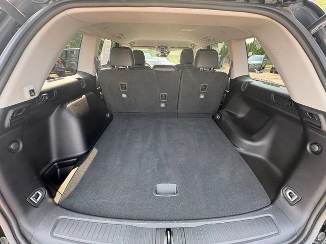 Used 2023 Jeep Grand Cherokee Limited AWD/4WD image 24