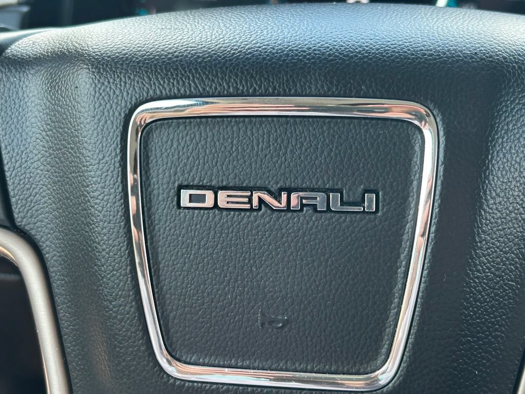 Used 2017 GMC Yukon Denali RWD image 47