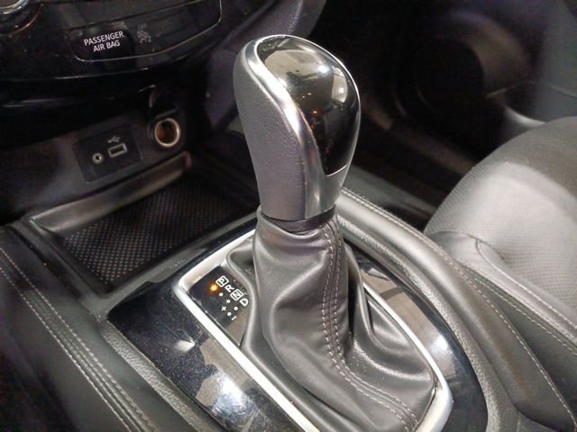 Used 2018 Nissan Rogue SL image 17