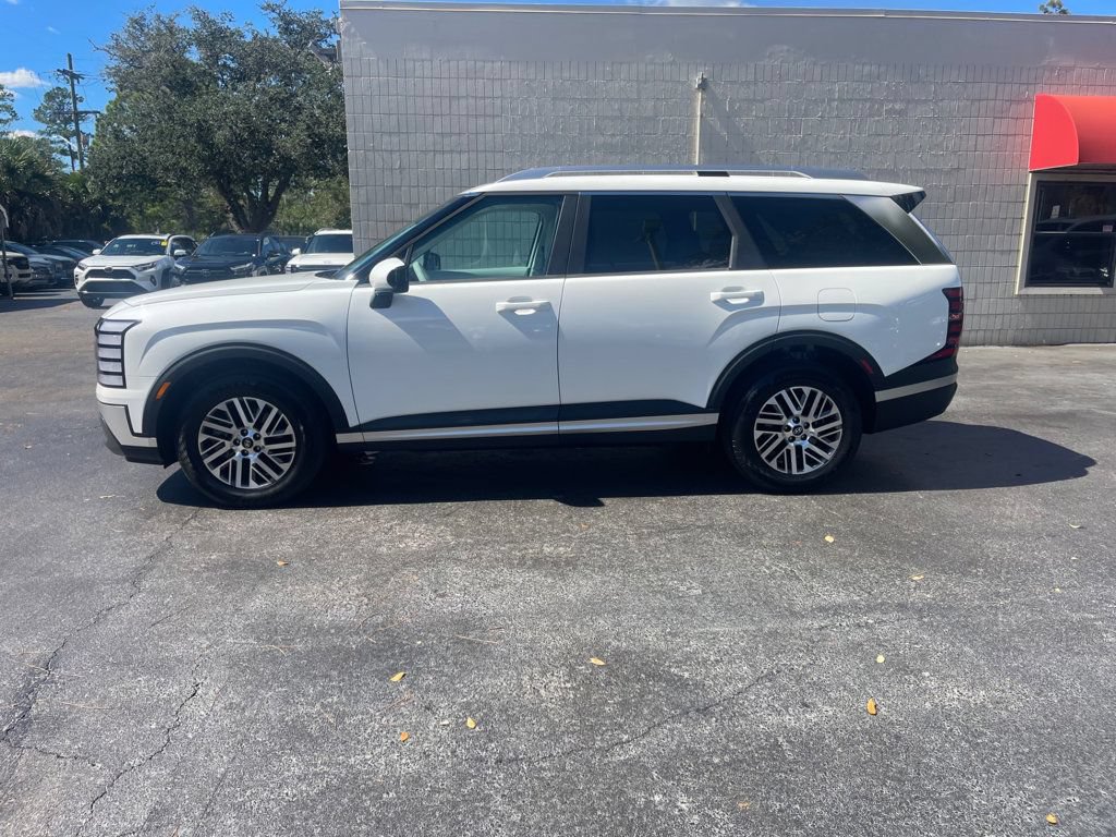 Used 2026 Hyundai Palisade SEL FWD image 2