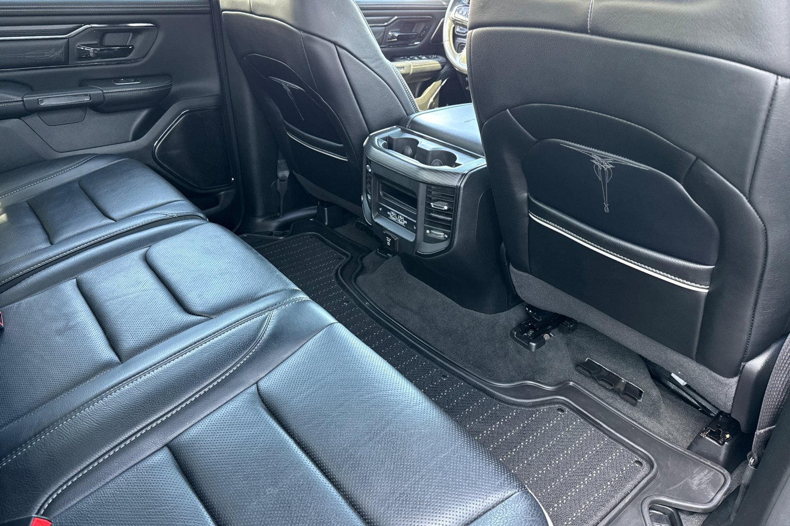 Used 2022 RAM 1500 Limited w/ (RED) Edition AWD/4WD image 16