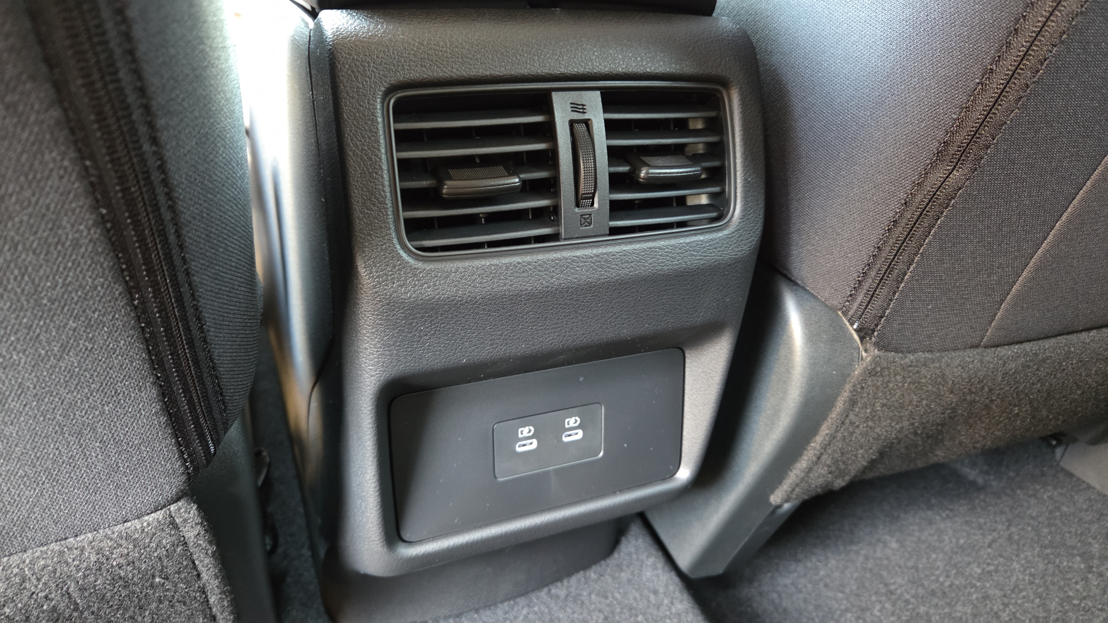 Used 2026 Nissan Rogue SV w/ Cold Weather Package FWD image 13
