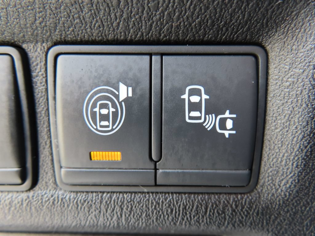 Used 2017 Nissan Armada Platinum w/ Captain Seat Package RWD image 34