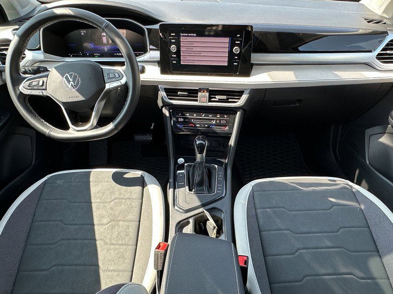 Used 2025 Volkswagen Taos SE w/ Panoramic Sunroof Package image 13