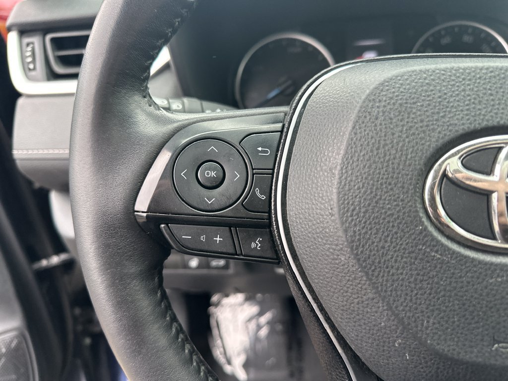 Used 2021 Toyota RAV4 XLE Premium AWD/4WD image 19