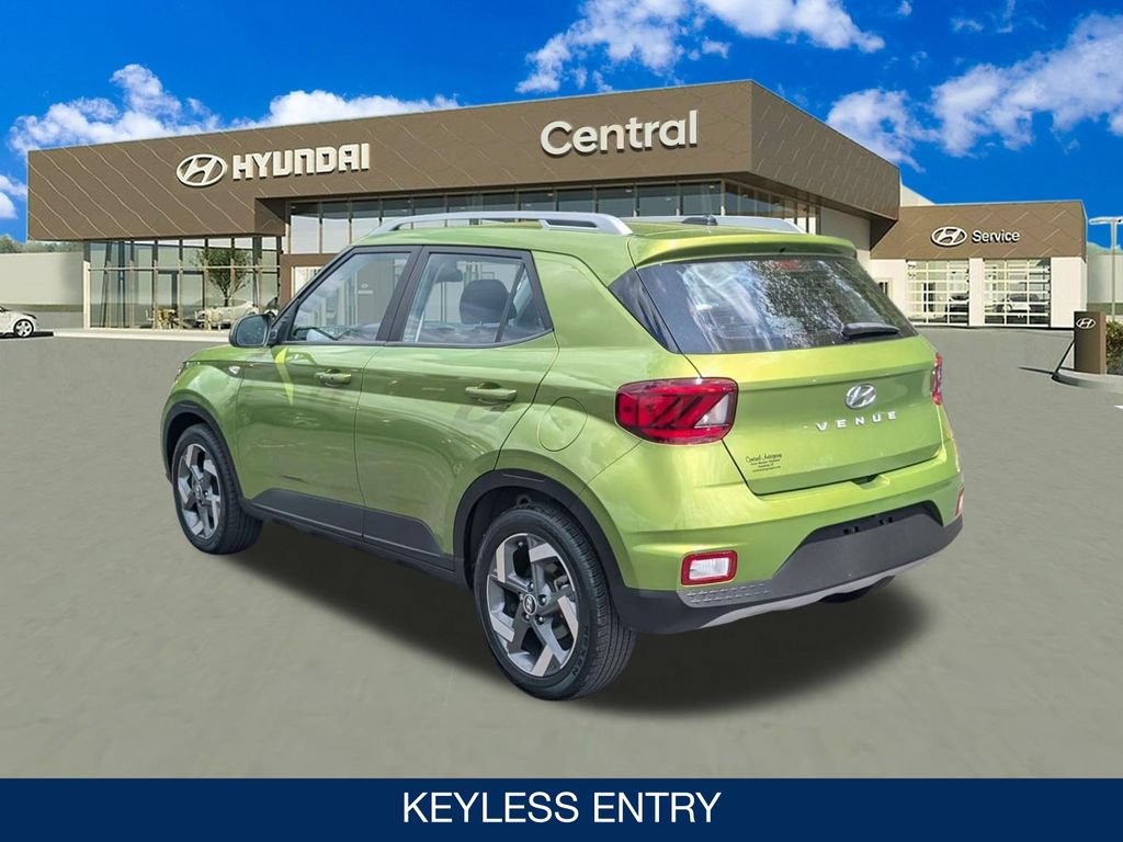 Certified 2024 Hyundai Venue SEL FWD image 6