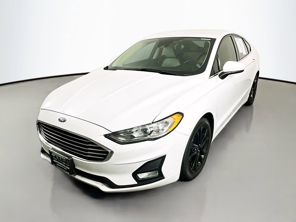 Used 2020 Ford Fusion SE w/ Equipment Group 151A image 3