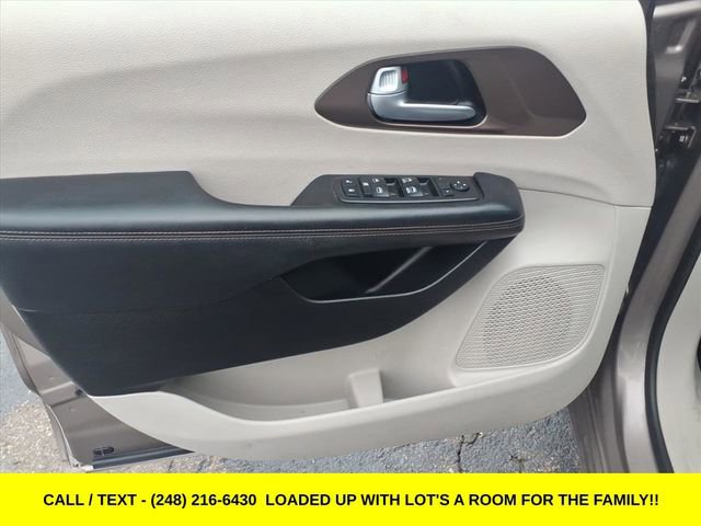 Used 2018 Chrysler Pacifica Touring-L w/ Advanced Safetytec Group image 14