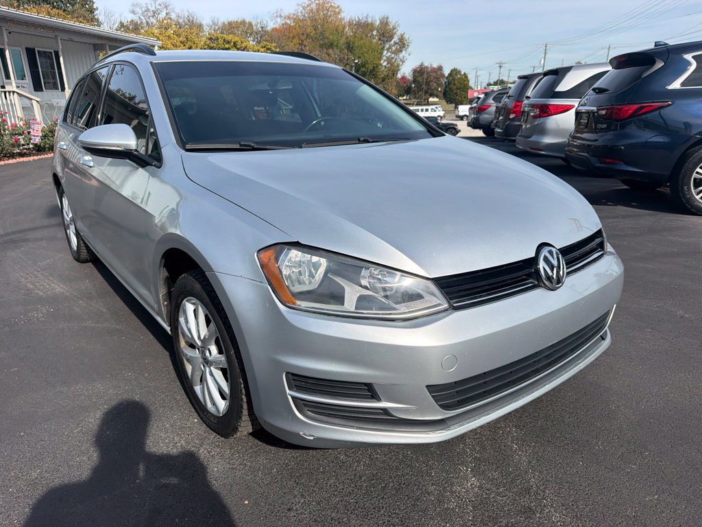 Used 2016 Volkswagen Golf S FWD image 3