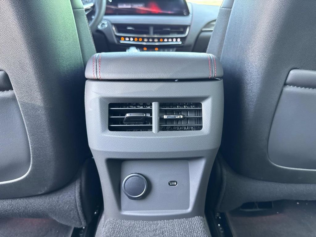 New 2026 Cadillac CT5 V w/ LPO, ONYX Package AWD/4WD image 16