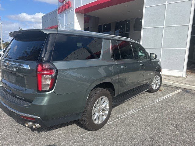 Used 2024 Chevrolet Suburban Premier image 8