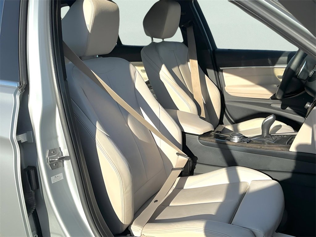 Used 2016 BMW 328i xDrive Wagon image 18