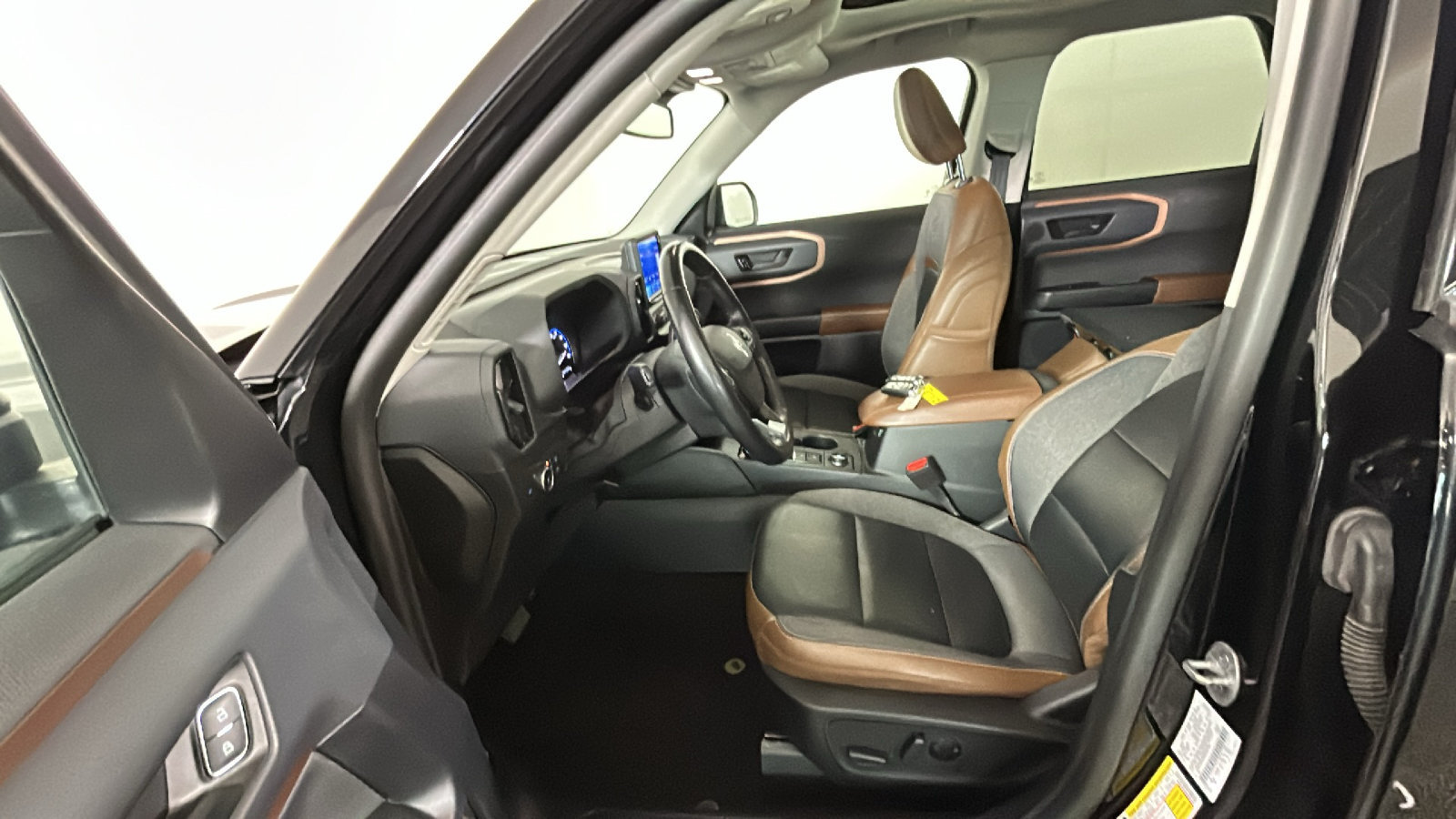 Used 2022 Ford Bronco Sport Outer Banks w/ Tech Package AWD/4WD image 16