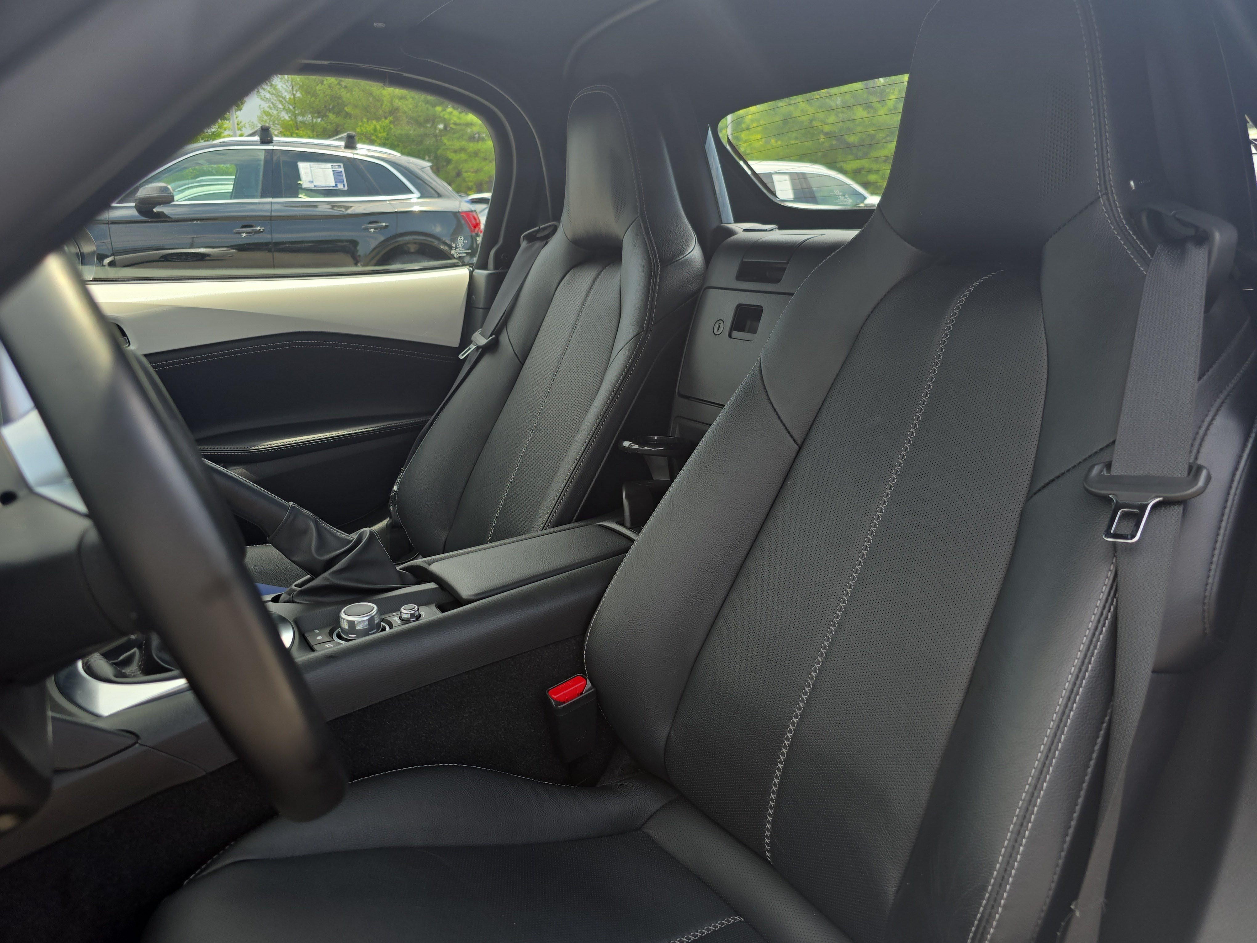 Used 2023 MAZDA MX-5 Miata Grand Touring RWD image 12