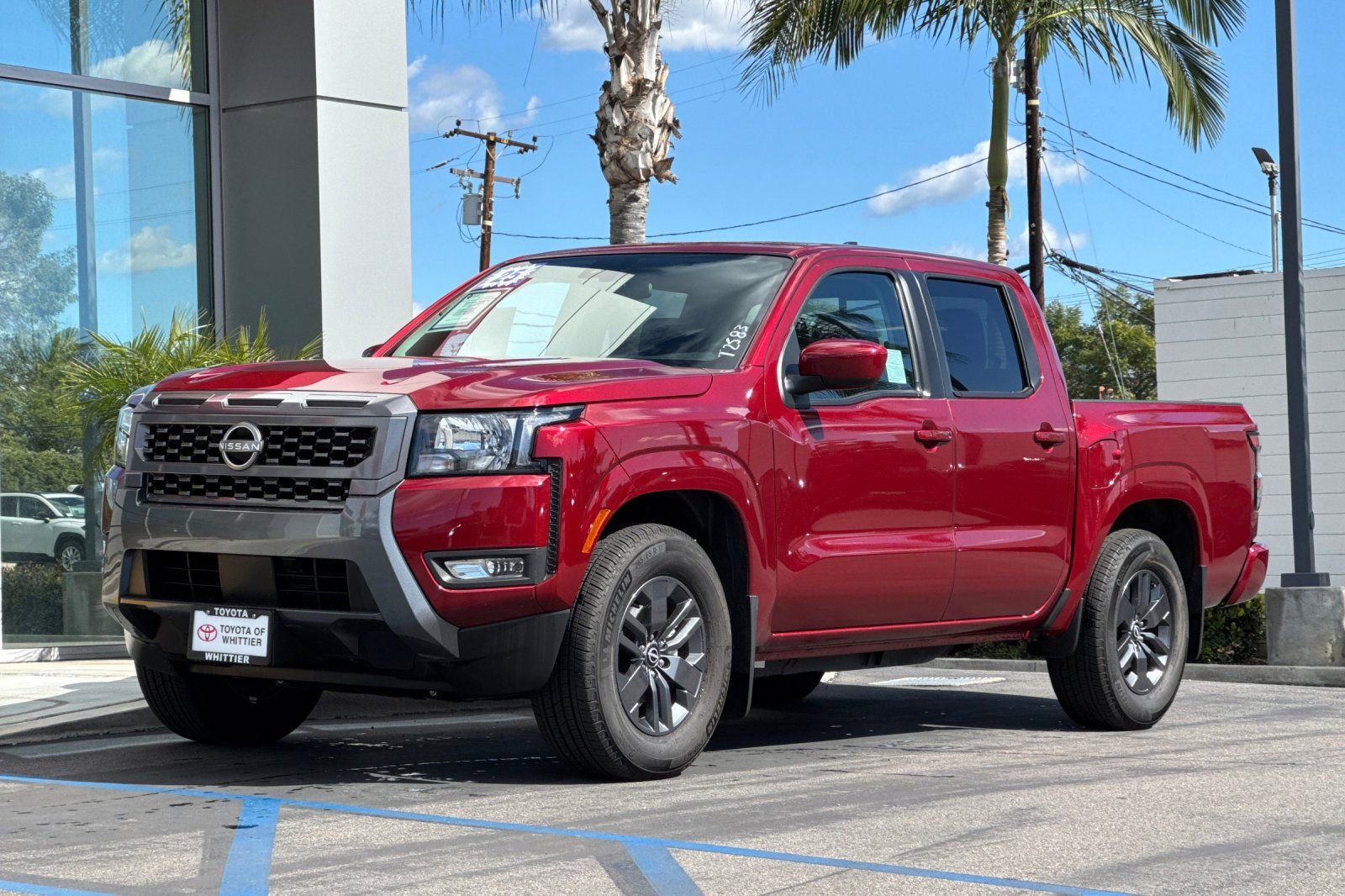 Used 2025 Nissan Frontier SV w/ SV Convenience Package image 9