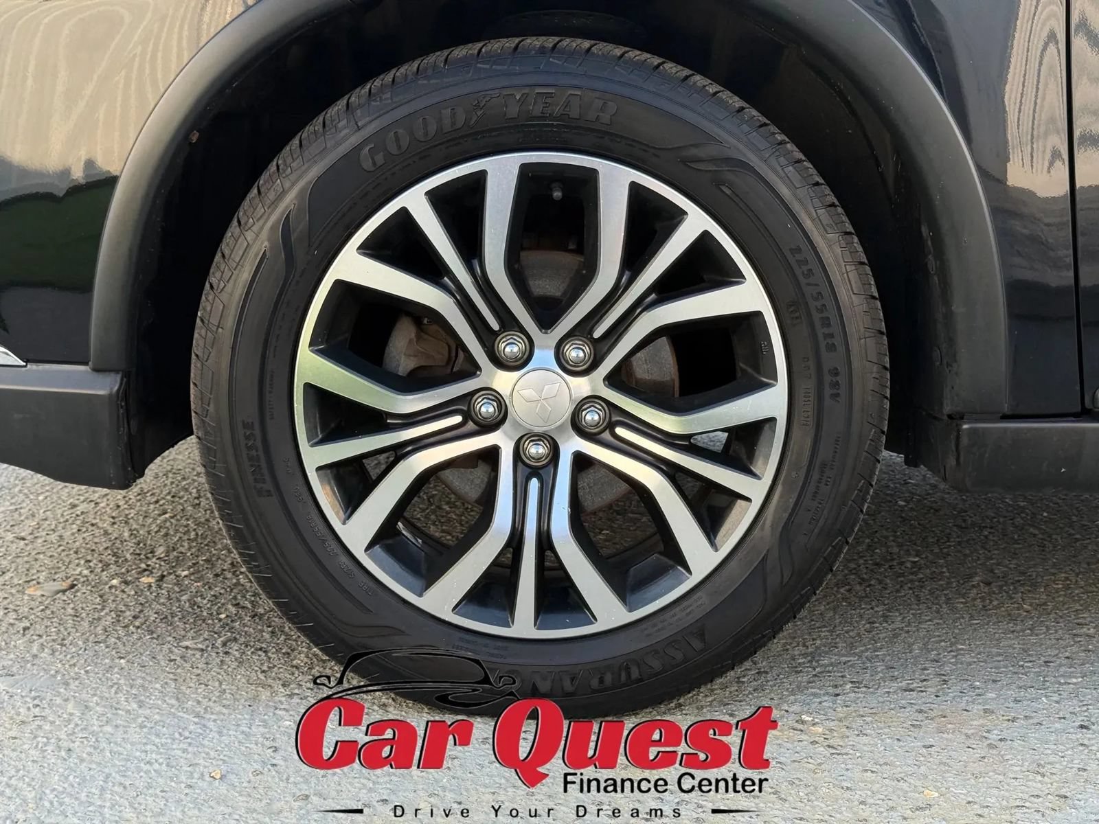 Used 2017 Mitsubishi Outlander GT AWD/4WD image 29