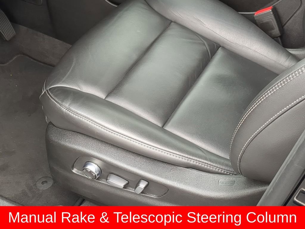 Used 2024 Cadillac XT4 Premium Luxury image 15