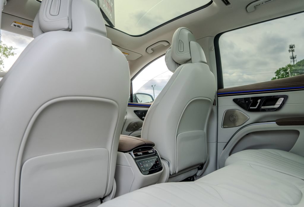 Used 2023 Mercedes-Benz EQS 450+ SUV image 21