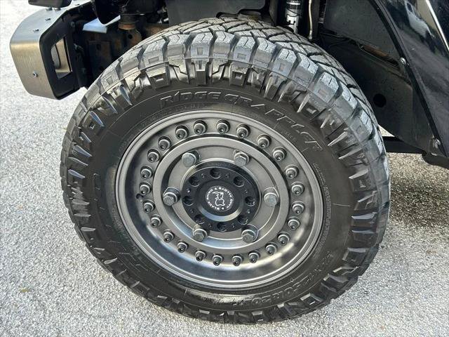 Certified 2017 Jeep Wrangler Unlimited Sahara AWD/4WD image 30