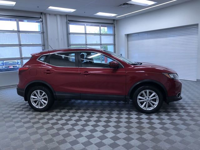 Used 2017 Nissan Rogue Sport SV w/ SV Premium Package AWD/4WD image 24