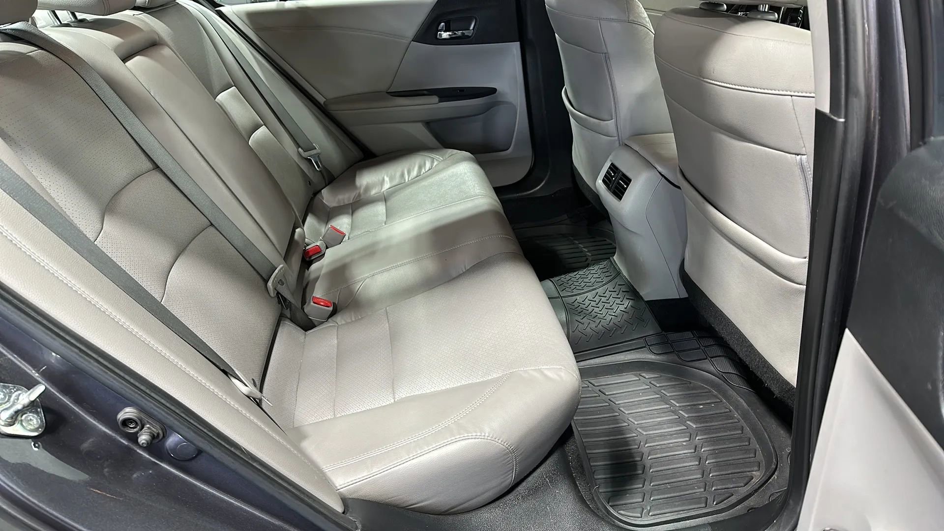 Used 2016 Honda Accord EX-L image 8