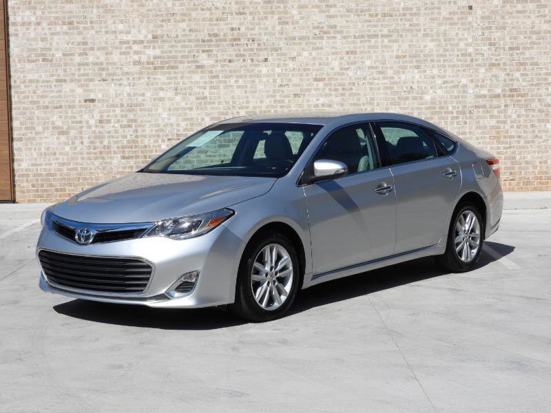 Used 2014 Toyota Avalon XLE FWD image 16