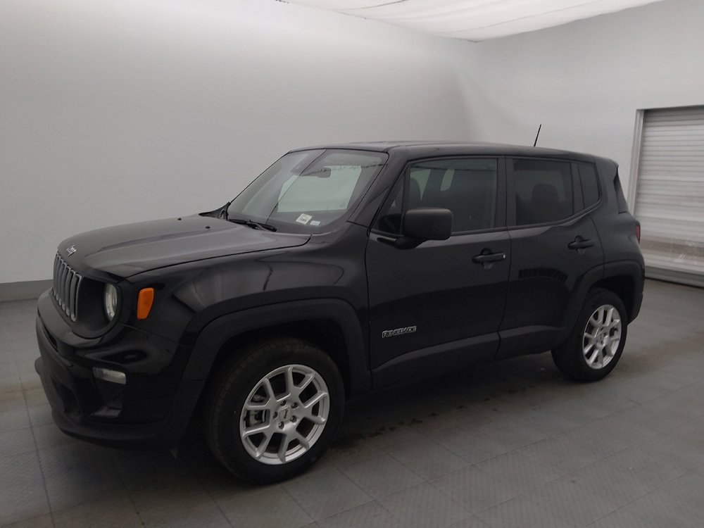 Used 2023 Jeep Renegade Latitude AWD/4WD image 2