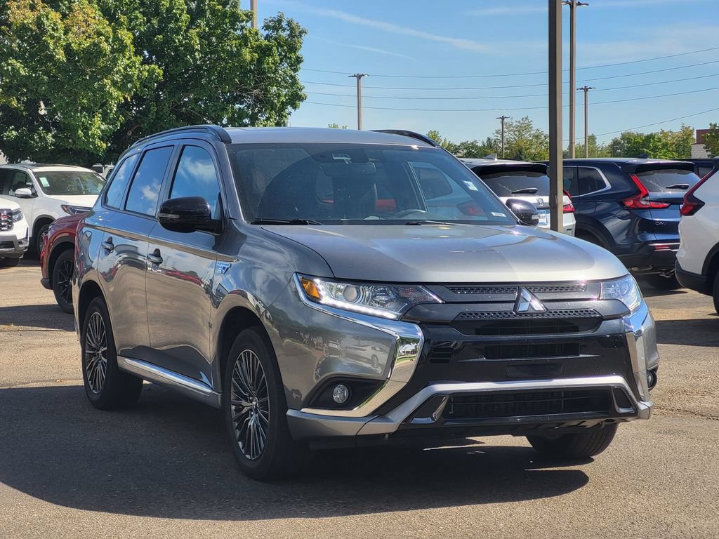 Used 2022 Mitsubishi Outlander LE AWD/4WD image 3