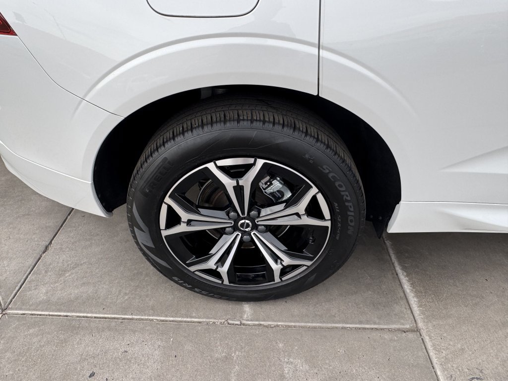 Used 2022 Volvo XC60 B5 Momentum w/ Climate Package AWD/4WD image 15