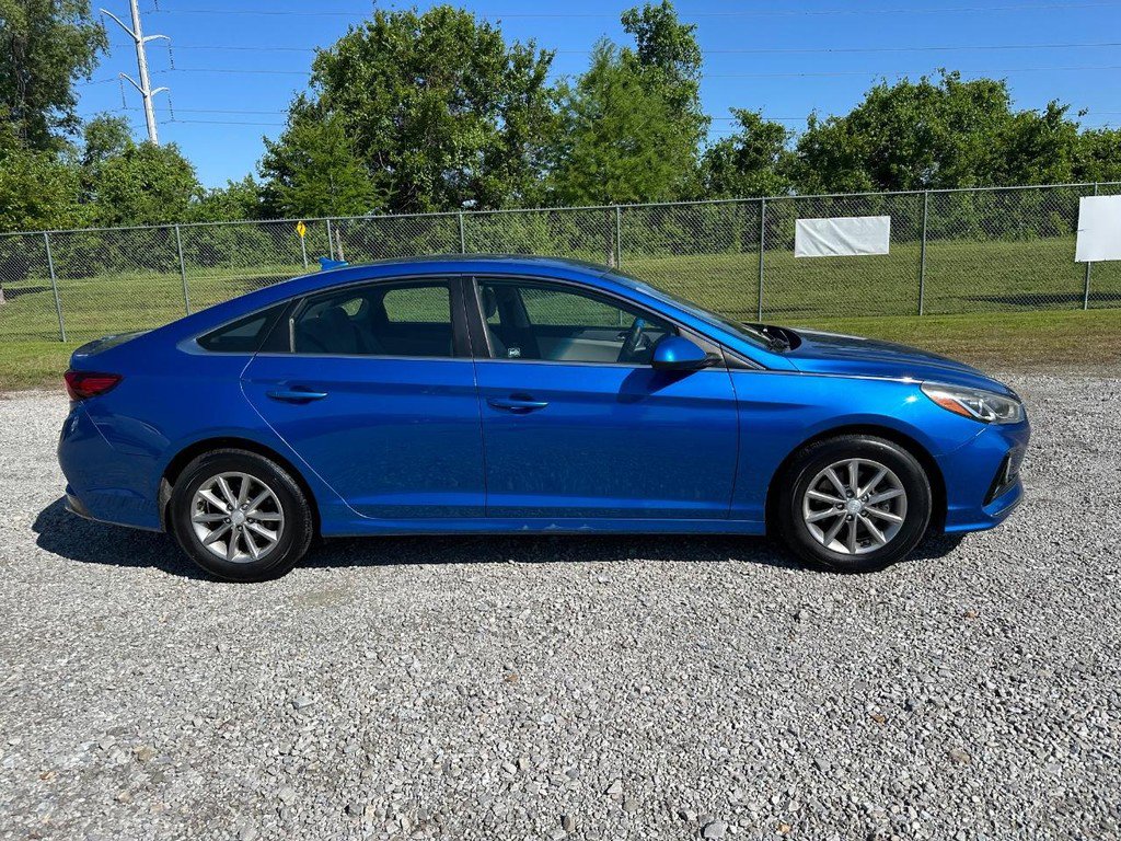 Used 2018 Hyundai Sonata SE w/ Cargo Package FWD image 4